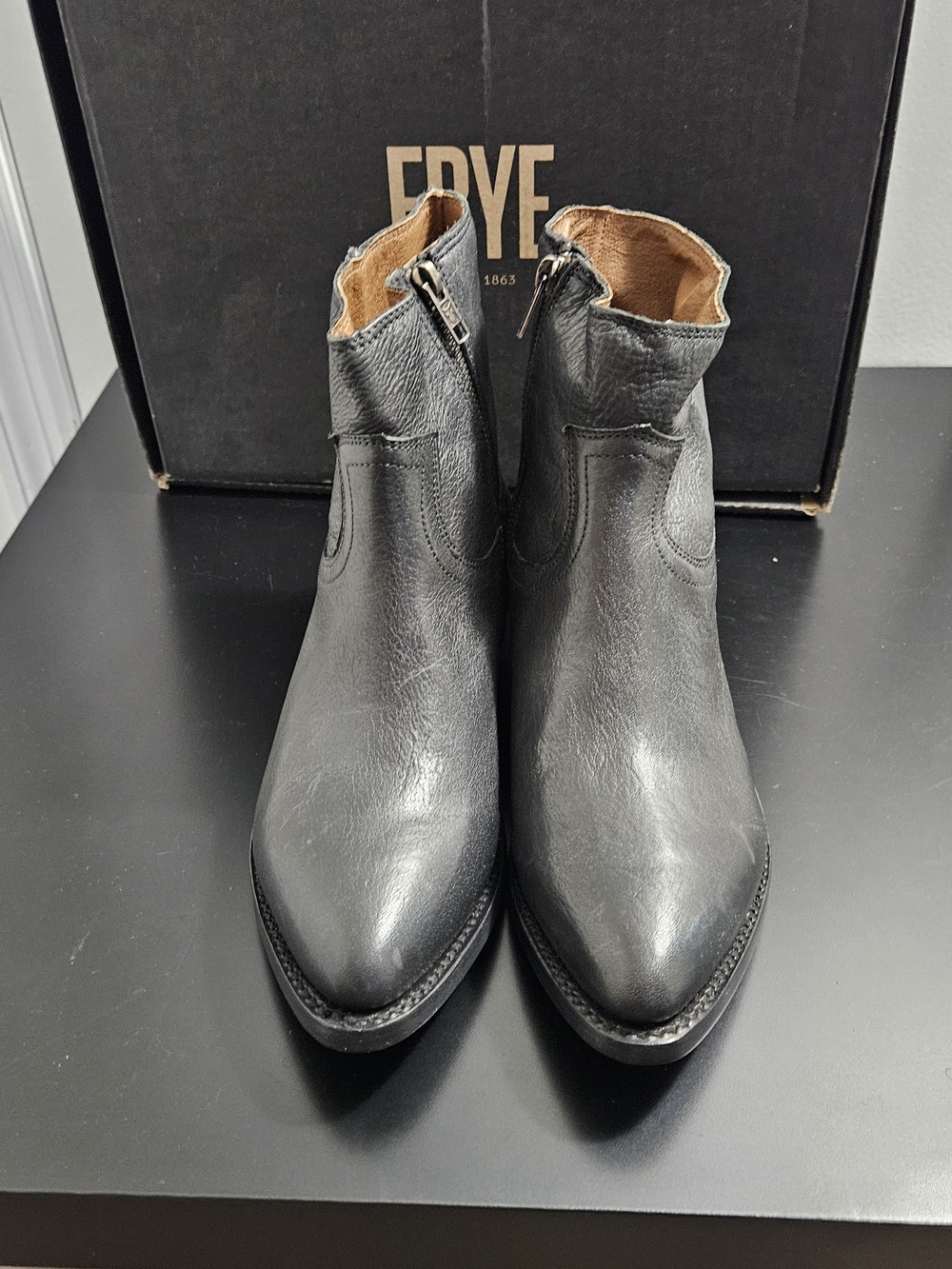 NIB Women's Frye Billy Inside Zip Booties in Black Size 8.5M